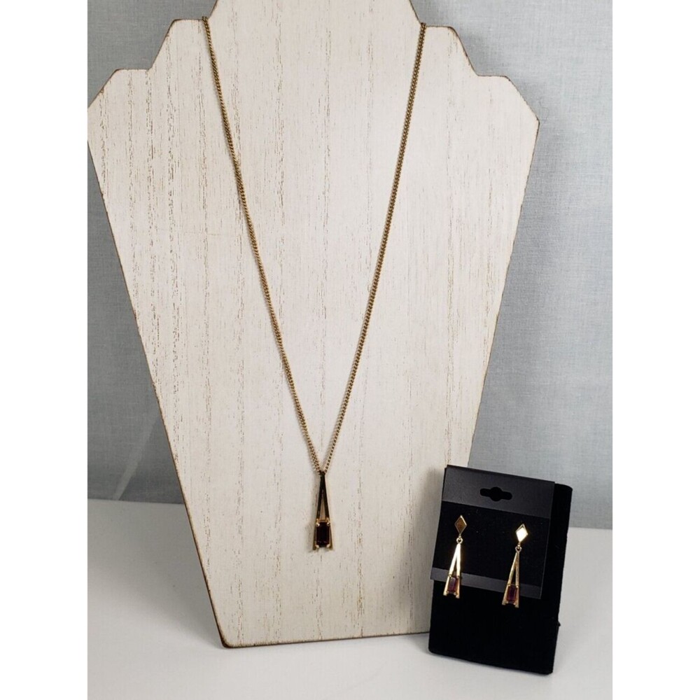 Vintage 1975 Avon Plaza Gold Tone Faux Amethyst Pendant Necklace Earring Set
